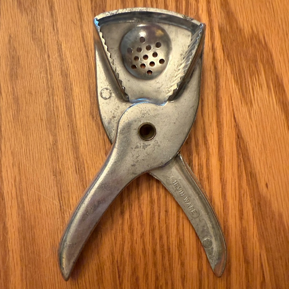 Vintage Silver Metal Irvin Ware Citrus Juicer